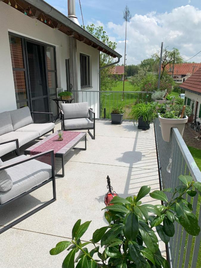 Fe Wo Brunnen - 120 Qm - Ruhige Lage - Viel Natur- Komfortabel - Grosser Balkon Und Garten Memmingen Bagian luar foto