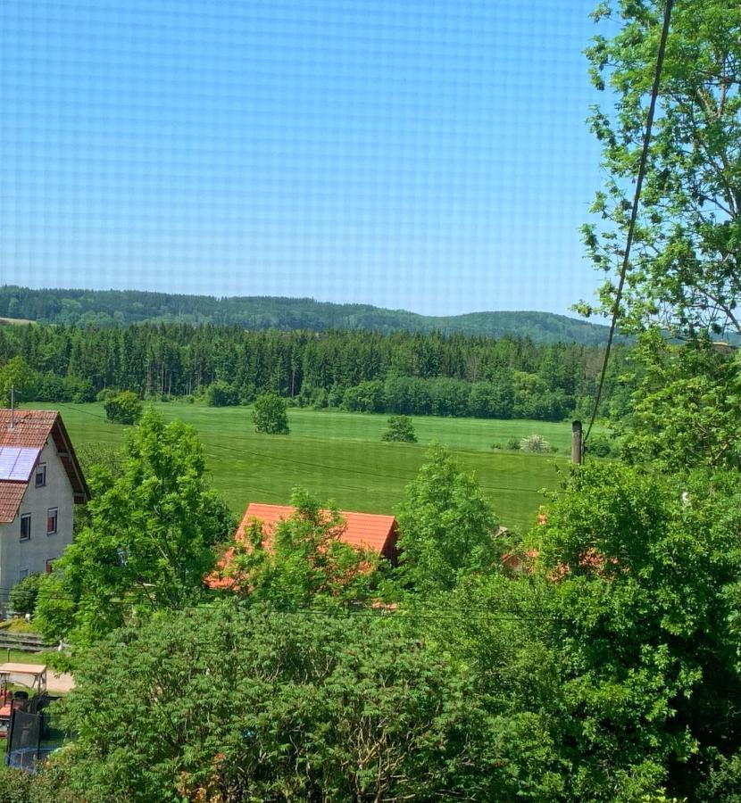 Fe Wo Brunnen - 120 Qm - Ruhige Lage - Viel Natur- Komfortabel - Grosser Balkon Und Garten Memmingen Bagian luar foto