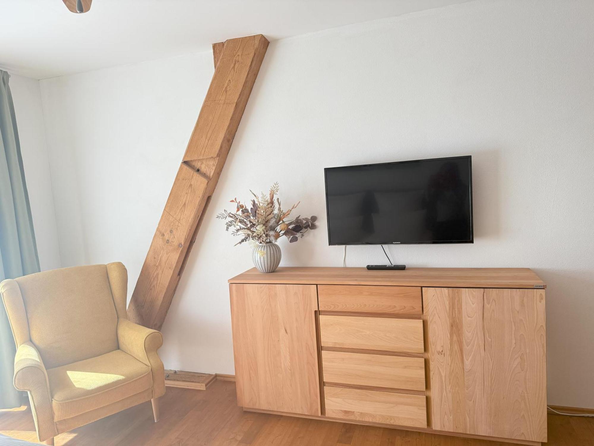 Fe Wo Brunnen - 120 Qm - Ruhige Lage - Viel Natur- Komfortabel - Grosser Balkon Und Garten Memmingen Bagian luar foto
